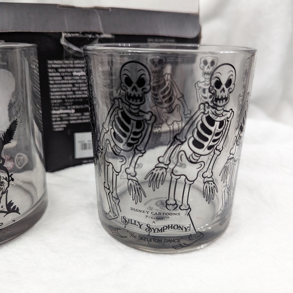 Disney Halloween Mickey Spooky Skeletons Glasses - Picture 6 of 6